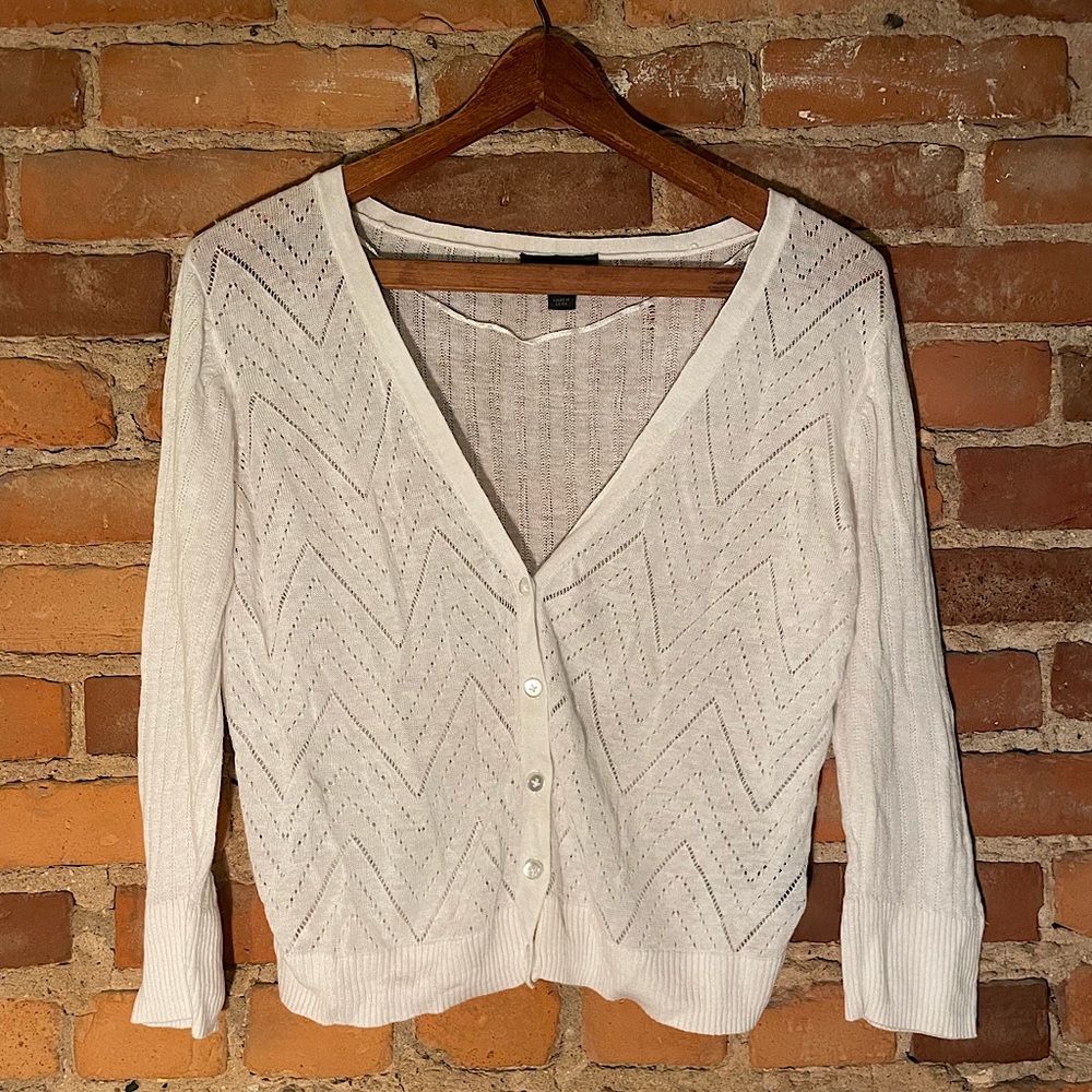 White lightweight cardigan. Size L - can also fit M. Brand - Worthington